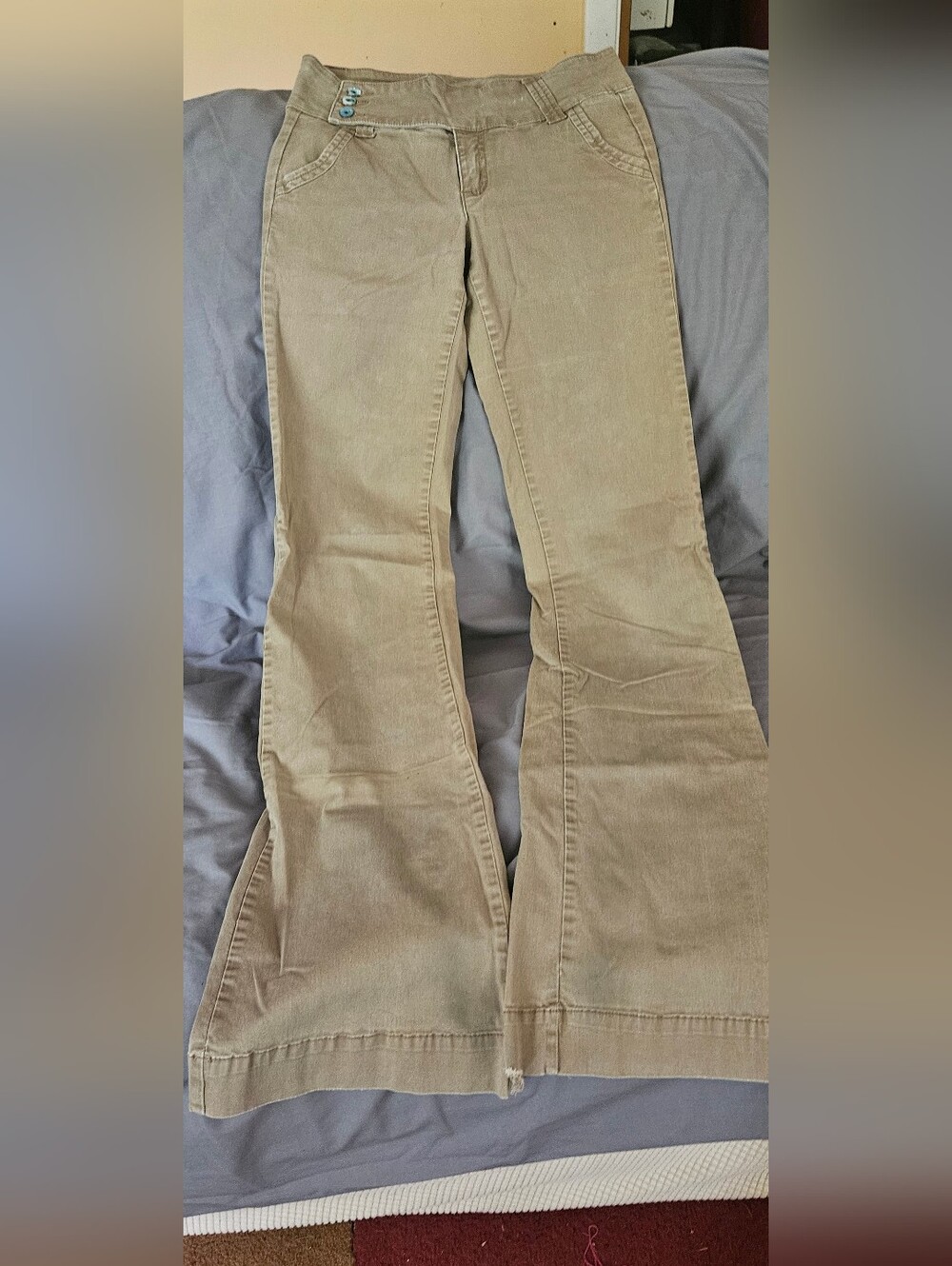 Women's Beige Wide-Leg Flare Jeans